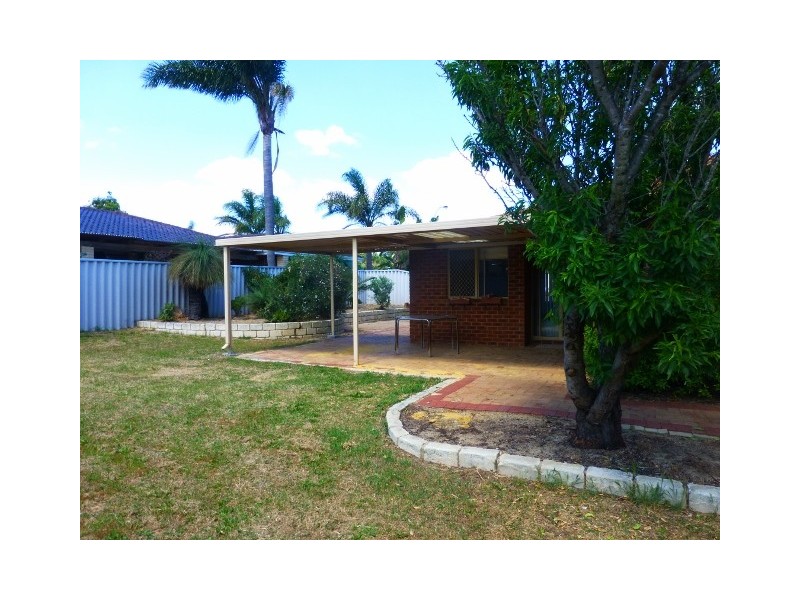3 Redwood Court, Alexander Heights WA 6064