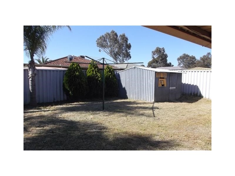 21 Wenstead Place, Stratton WA 6056