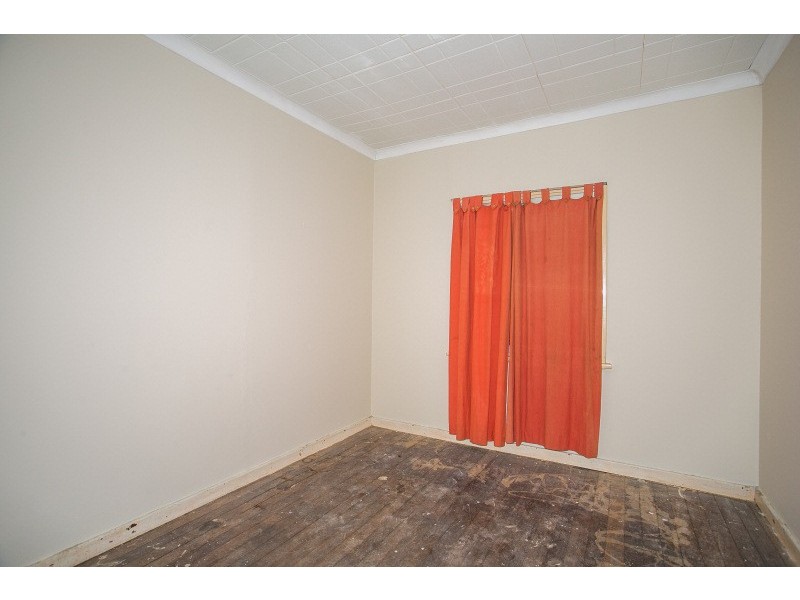 8 Bingfield Road W, Medina WA 6167