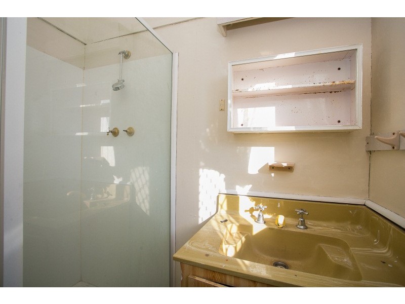 8 Bingfield Road W, Medina WA 6167