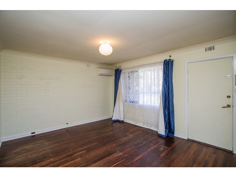 22 Diana Crescent, Lockridge WA 6054