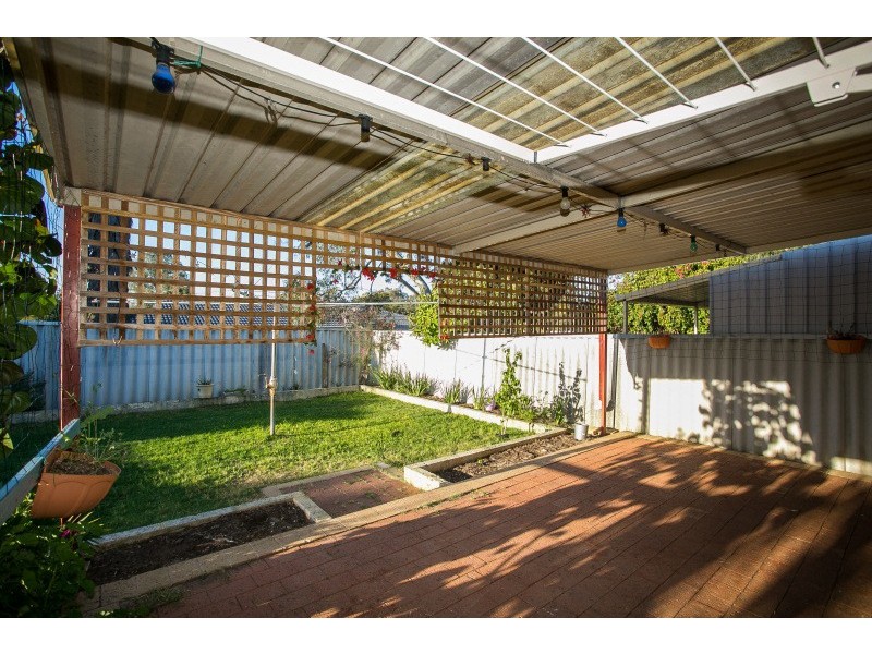 22 Diana Crescent, Lockridge WA 6054