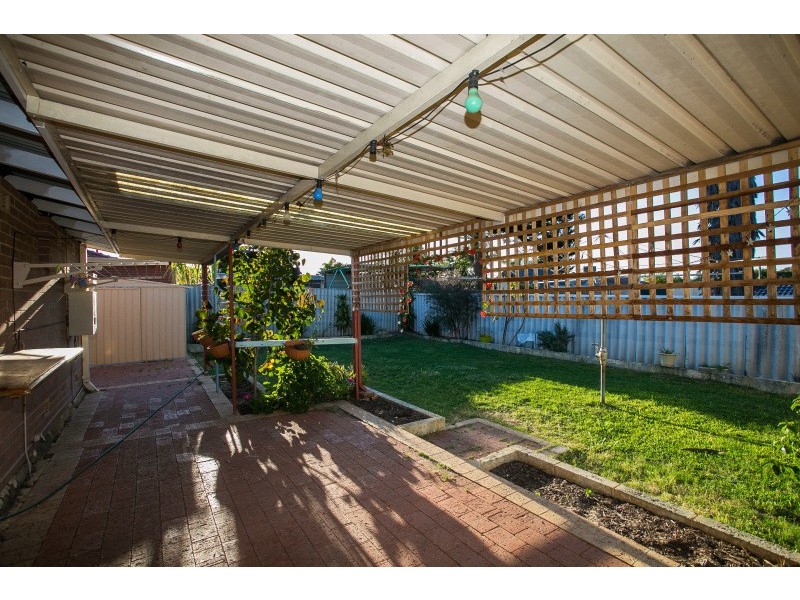 22 Diana Crescent, Lockridge WA 6054