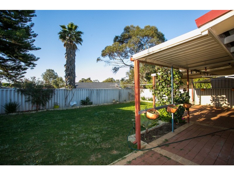 22 Diana Crescent, Lockridge WA 6054