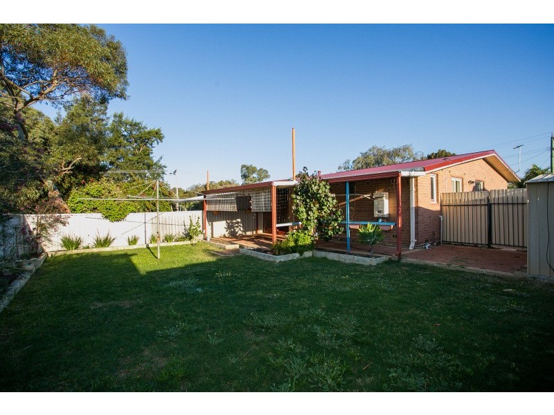 22 Diana Crescent, Lockridge WA 6054