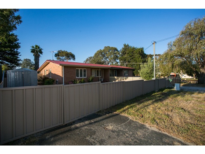 22 Diana Crescent, Lockridge WA 6054