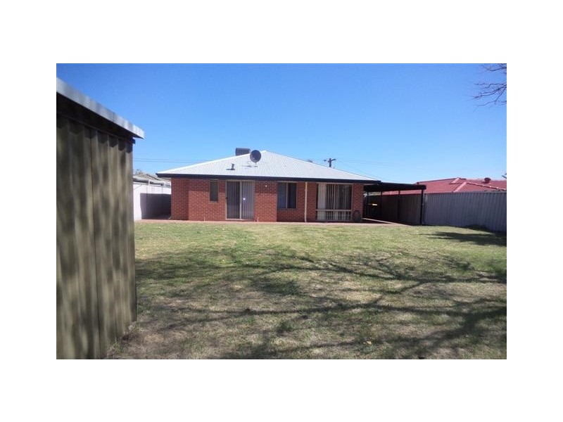52A Woodmore Road, Langford WA 6147