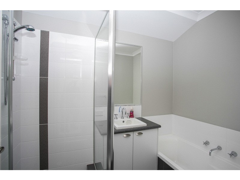 1/217 Patricia Street, Caversham WA 6055