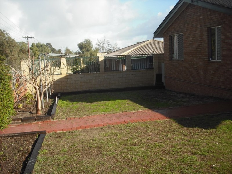 8 Woolgar Way, Lockridge WA 6054