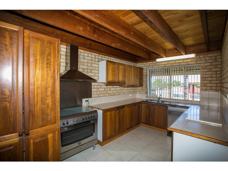 25 Rhine Crescent, Beechboro WA 6063