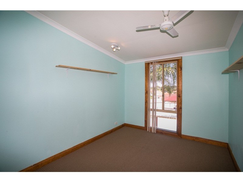 25 Rhine Crescent, Beechboro WA 6063