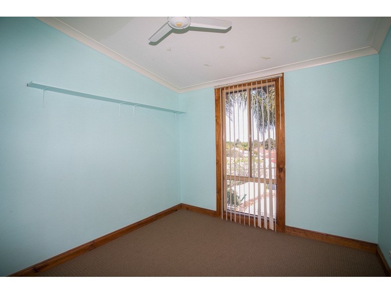 25 Rhine Crescent, Beechboro WA 6063