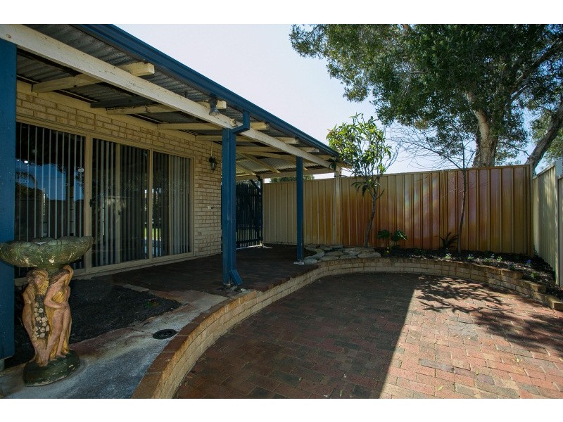 25 Rhine Crescent, Beechboro WA 6063
