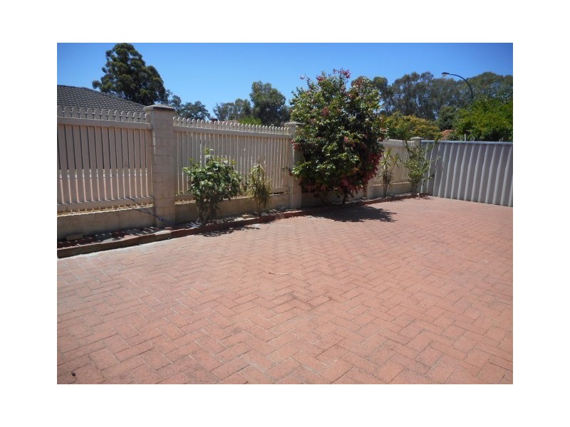10 Rosher Road, Lockridge WA 6054