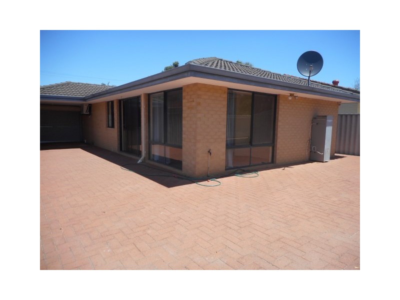 10 Rosher Road, Lockridge WA 6054