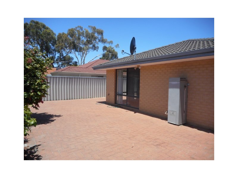 10 Rosher Road, Lockridge WA 6054