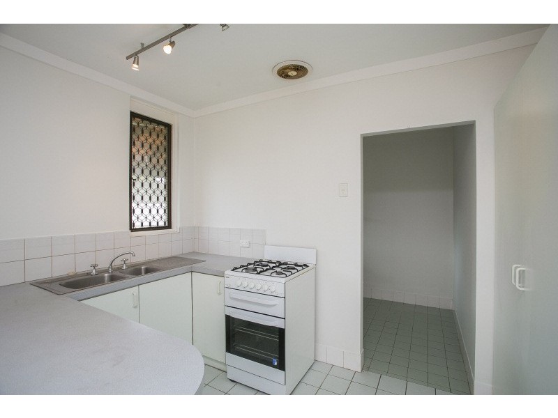 16 Scanlon Way, Lockridge WA 6054