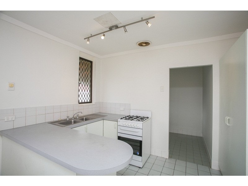 16 Scanlon Way, Lockridge WA 6054