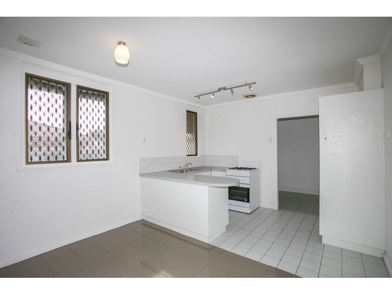 16 Scanlon Way, Lockridge WA 6054