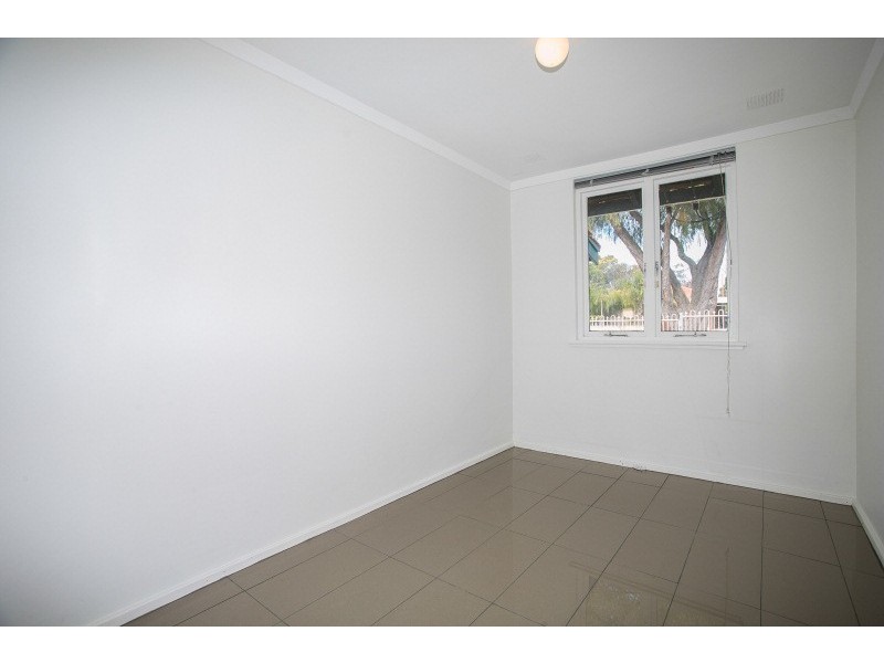 16 Scanlon Way, Lockridge WA 6054