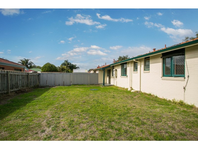 16 Scanlon Way, Lockridge WA 6054