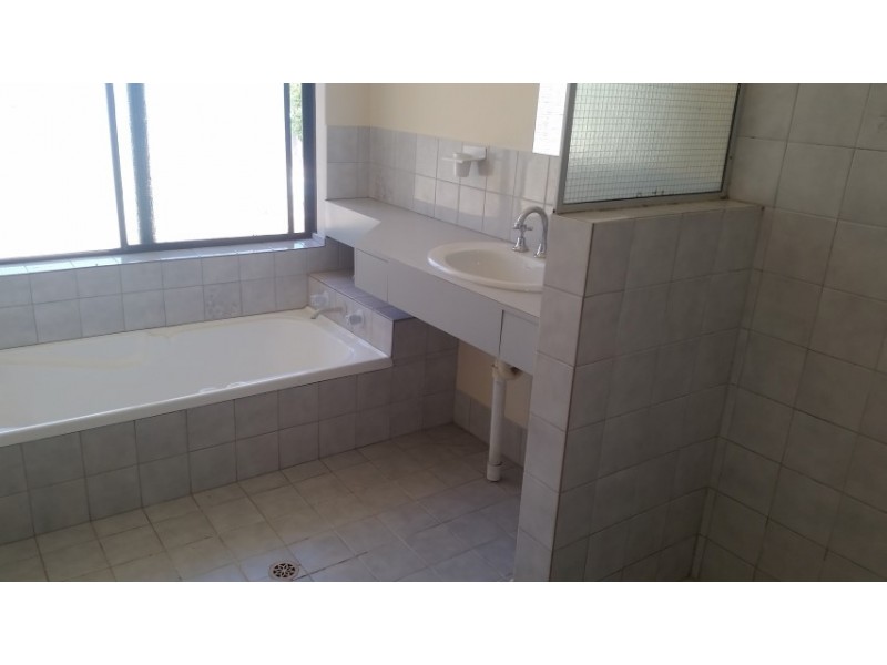 6 Galaxy Court, Alexander Heights WA 6064