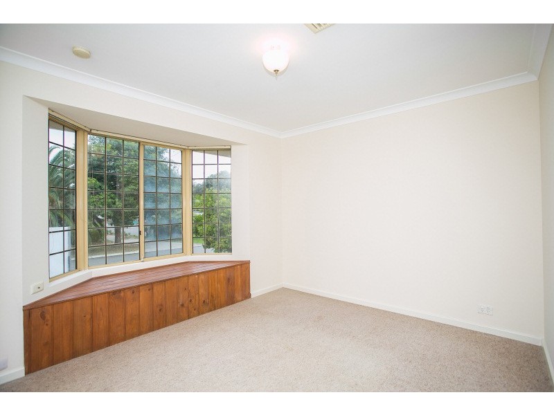 9 Judges Gardens, Leda WA 6170