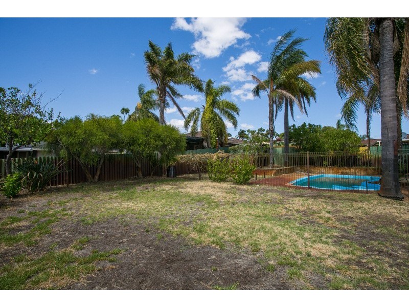 5 Carstairs Court, Beechboro WA 6063