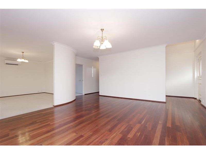 8B Holmesdale Road, Woodbridge WA 6056