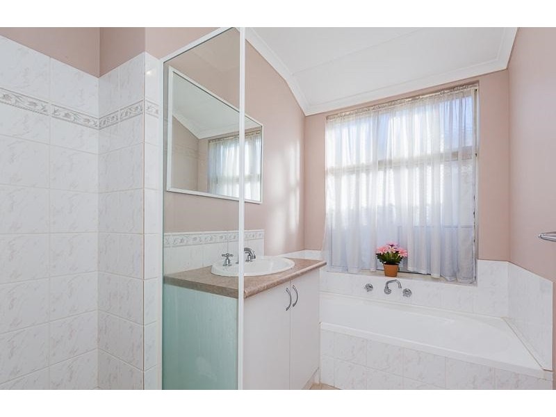 9/11 Attfield Street, Maddington WA 6109