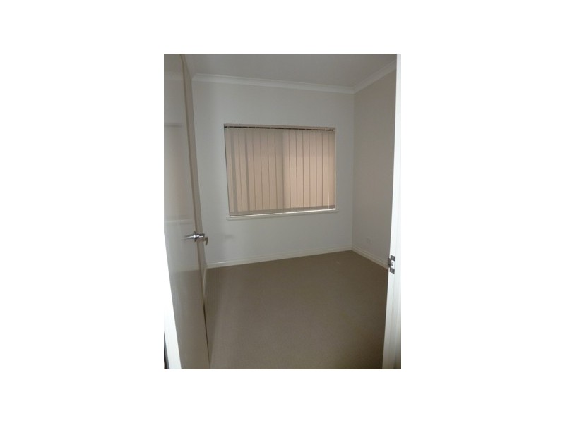 34 James Gilmour Way, Darch WA 6065