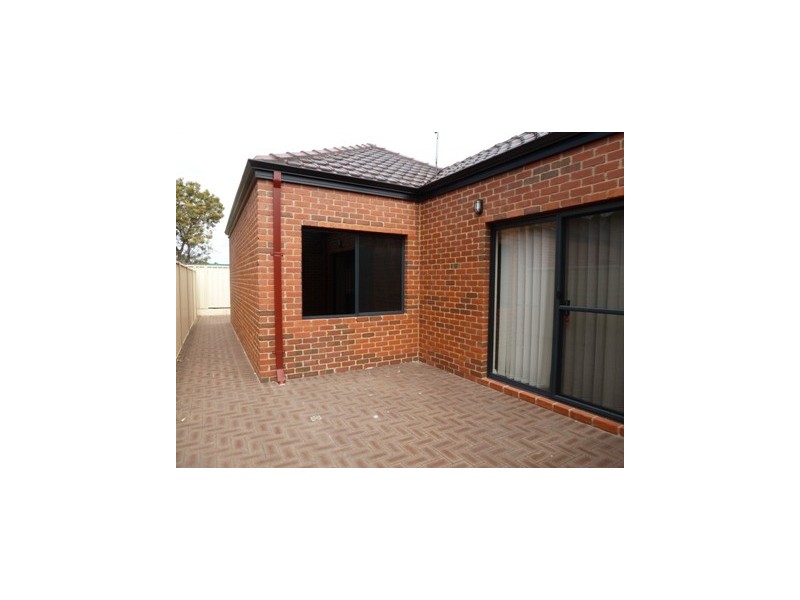 34 James Gilmour Way, Darch WA 6065