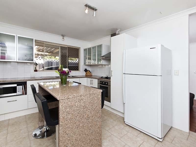 1 Muir Close, Waikiki WA 6169