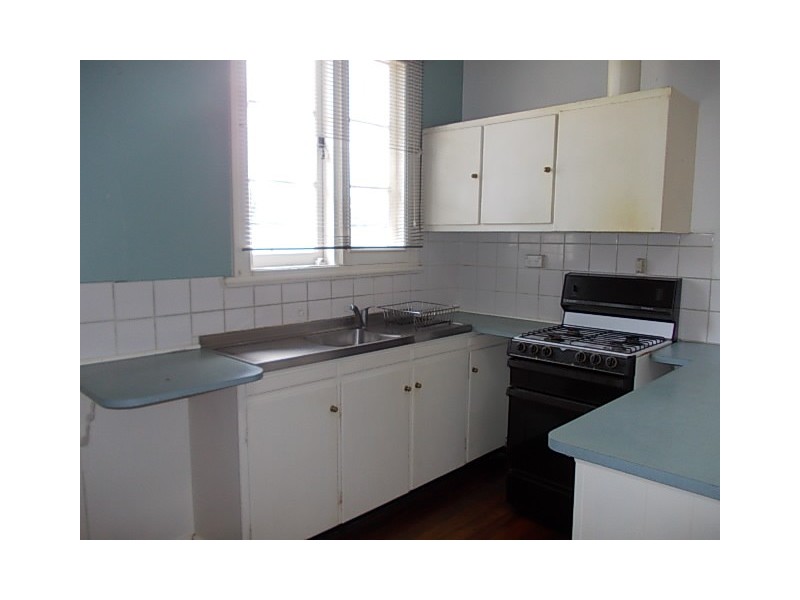 28 Redcliffe Street, East Cannington WA 6107