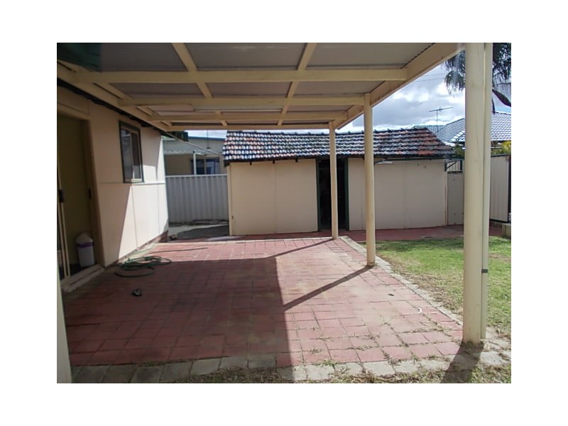 28 Redcliffe Street, East Cannington WA 6107