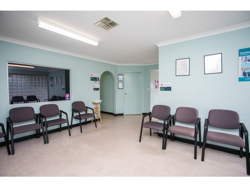 4 Hull Way, Beechboro WA 6063
