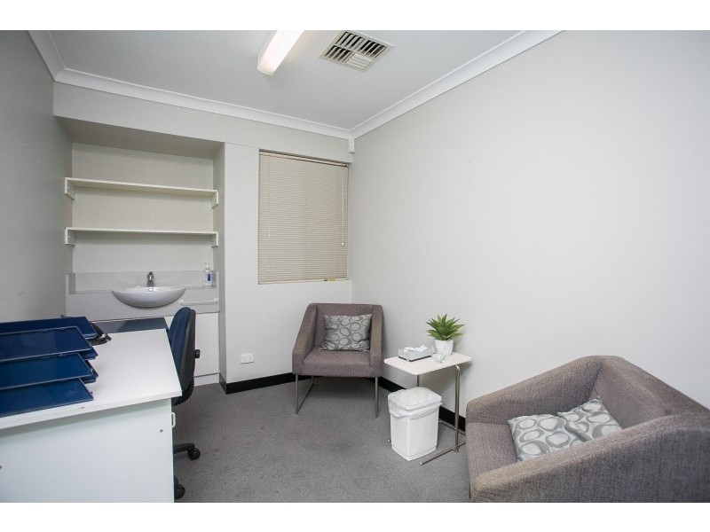 4 Hull Way, Beechboro WA 6063