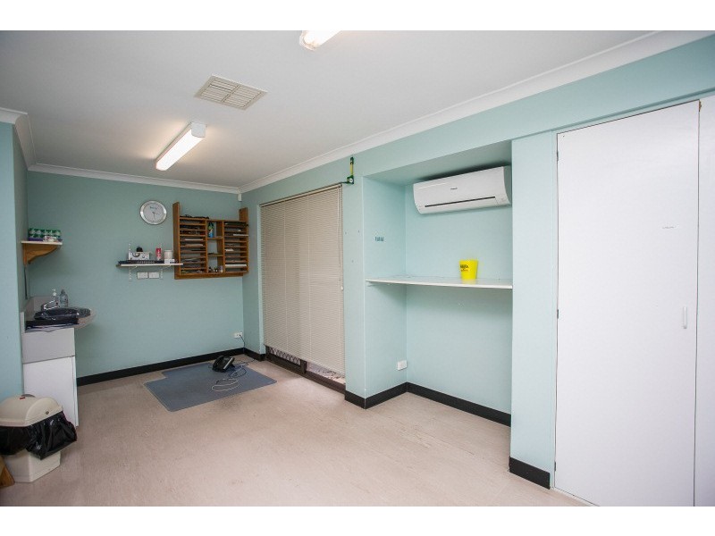 4 Hull Way, Beechboro WA 6063