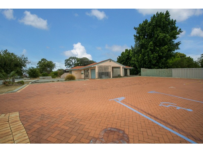 4 Hull Way, Beechboro WA 6063