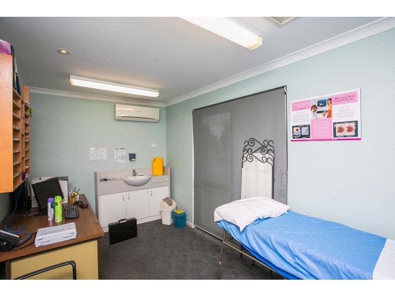 2 Hull Way, Beechboro WA 6063