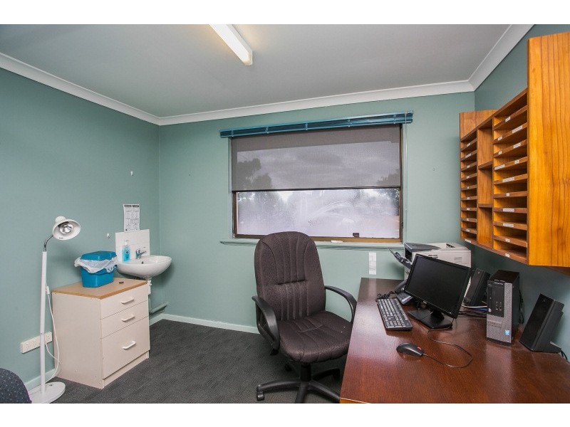 2 Hull Way, Beechboro WA 6063