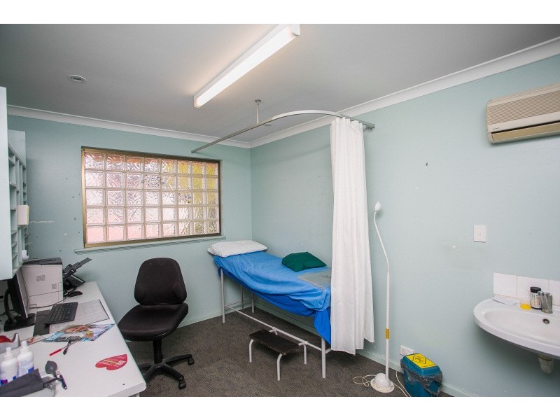 2 Hull Way, Beechboro WA 6063