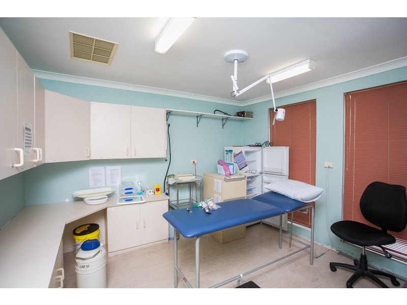 2 Hull Way, Beechboro WA 6063