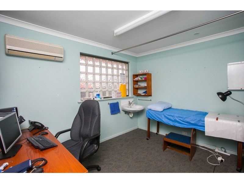 2 Hull Way, Beechboro WA 6063