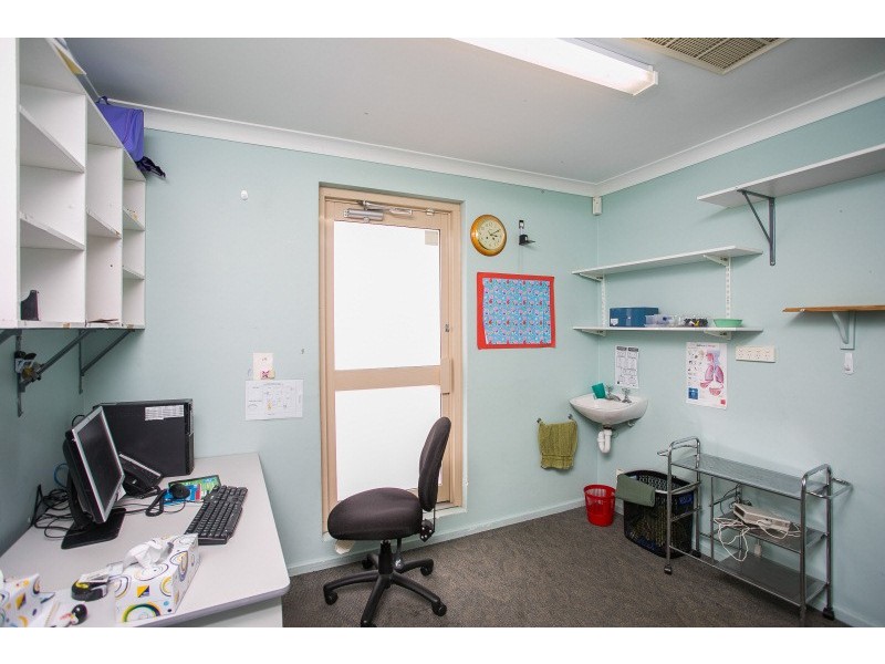 2 Hull Way, Beechboro WA 6063