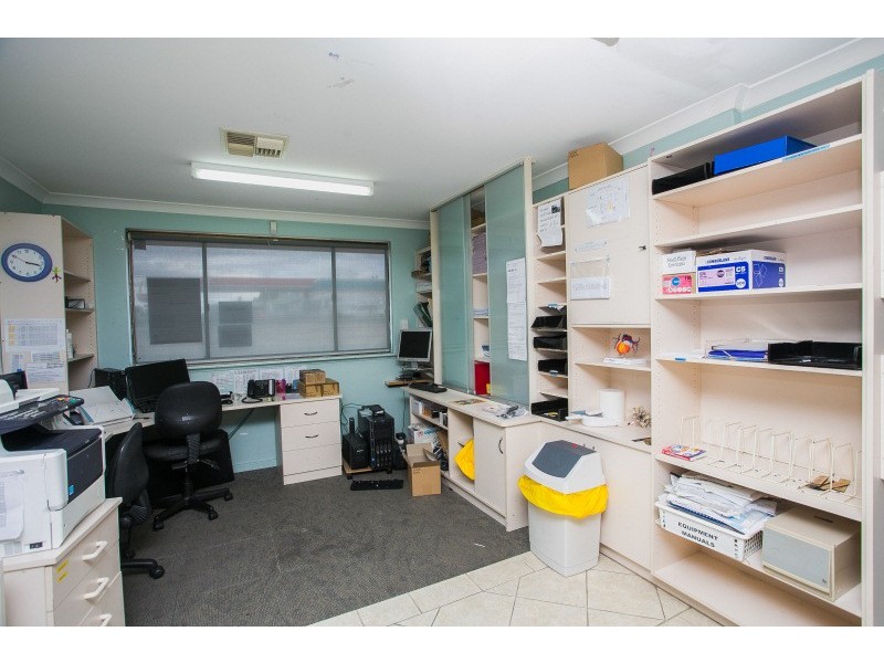 2 Hull Way, Beechboro WA 6063