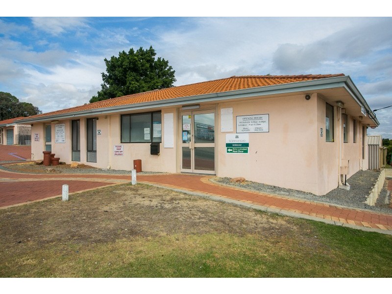 2 Hull Way, Beechboro WA 6063