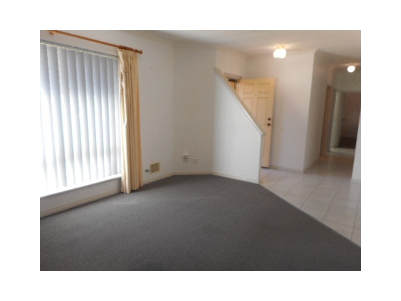 4/16 Avery Avenue, Dianella WA 6059