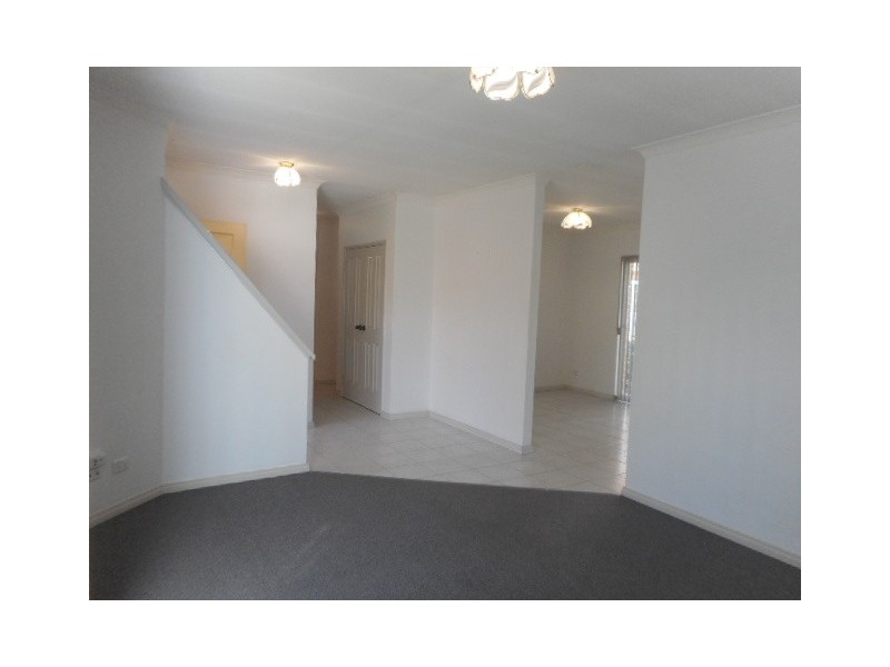 4/16 Avery Avenue, Dianella WA 6059