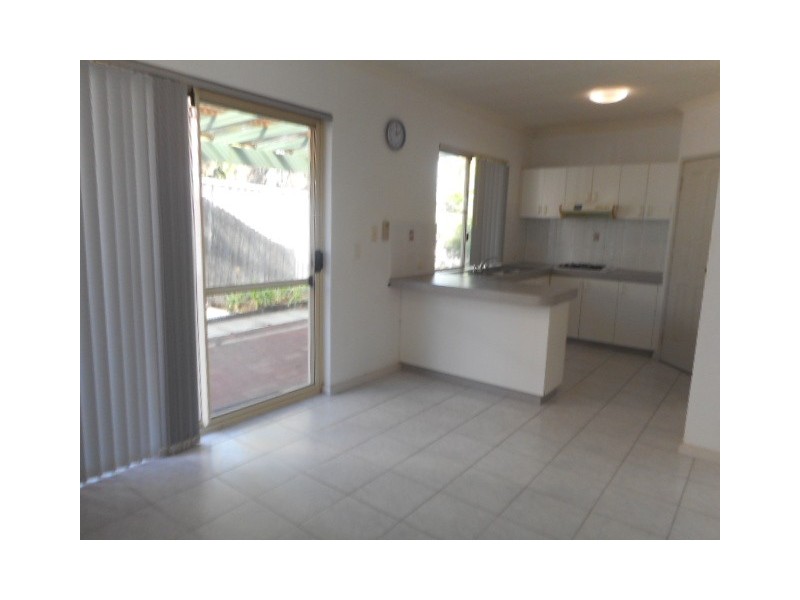 4/16 Avery Avenue, Dianella WA 6059